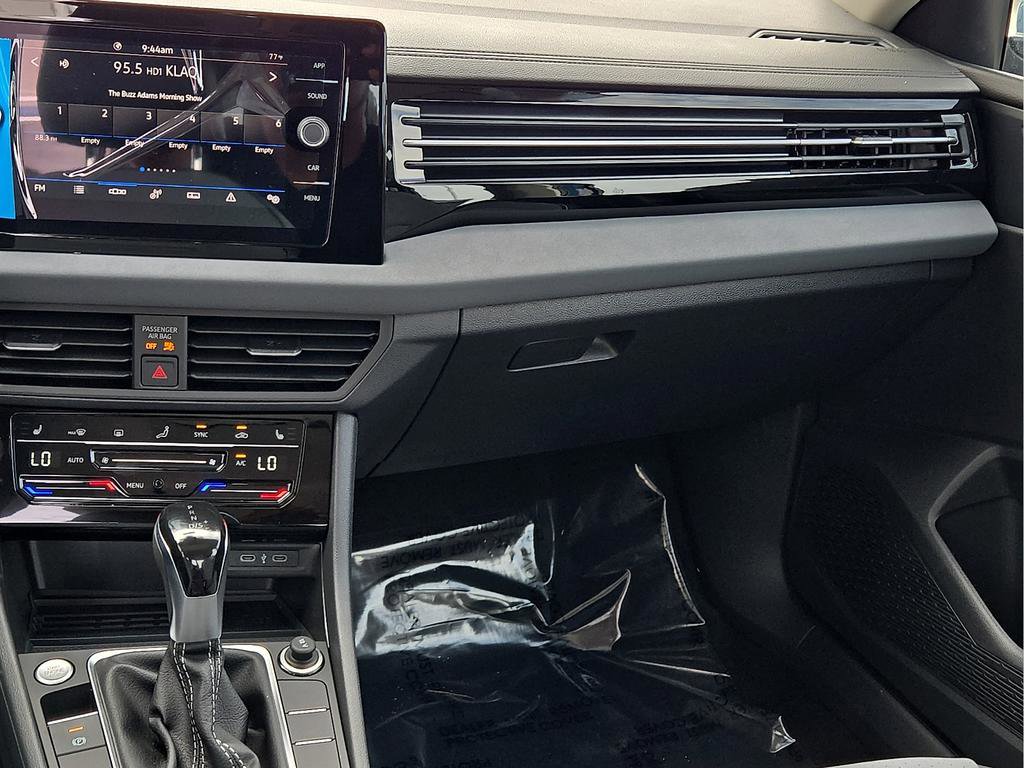 New 2026 Volkswagen Jetta SE FWD image 13