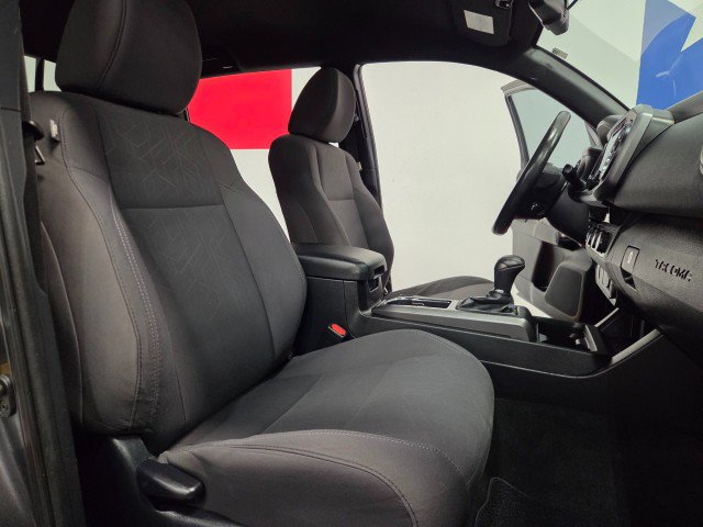 Used 2016 Toyota Tacoma TRD Sport image 70