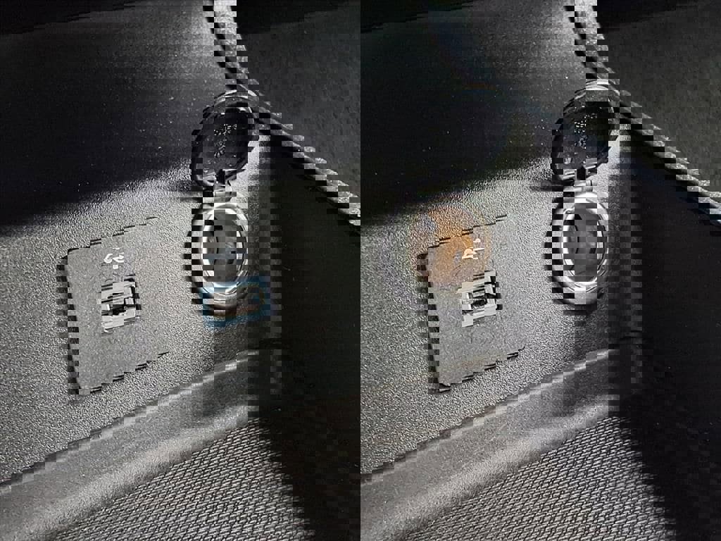 Used 2017 Ford Fusion SE image 28