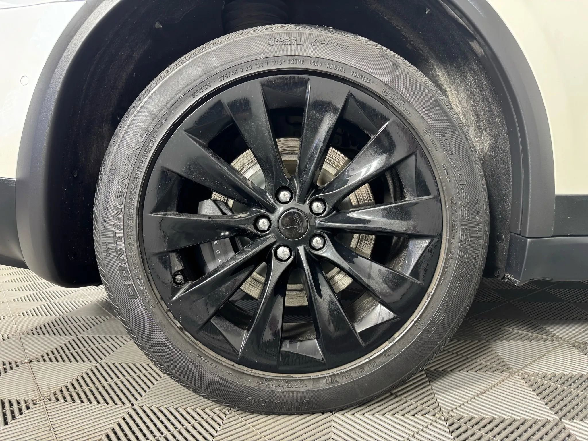 Used 2017 Tesla Model X 100D image 47