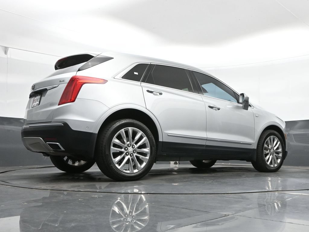 Used 2017 Cadillac XT5 Platinum w/ Driver Assist Package AWD/4WD image 39