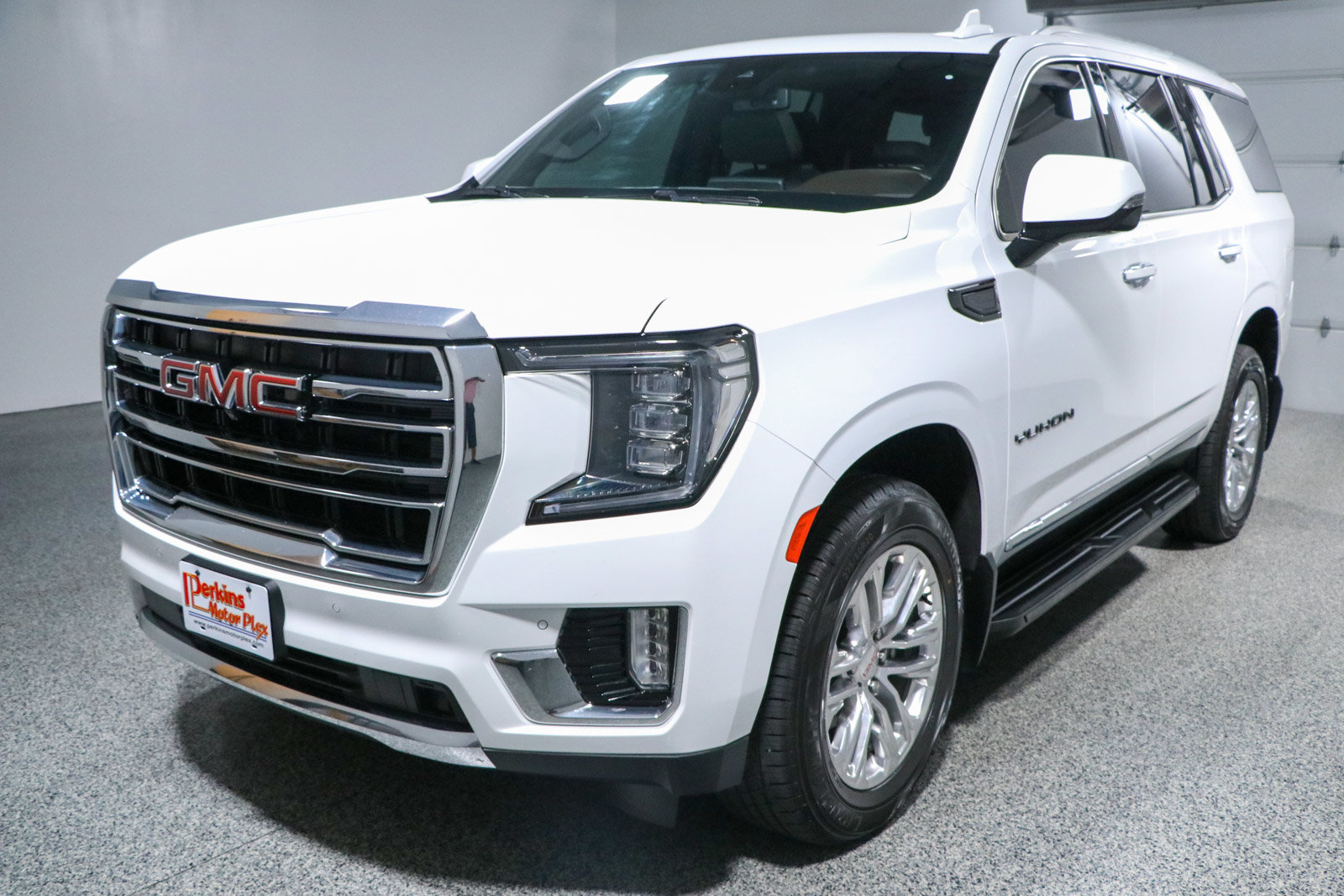 Used 2023 GMC Yukon SLT w/ SLT Premium Package AWD/4WD image 38