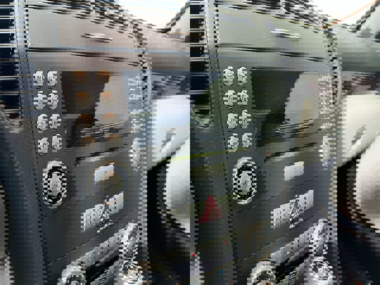 Used 2006 Mercedes-Benz SLK 350 image 25