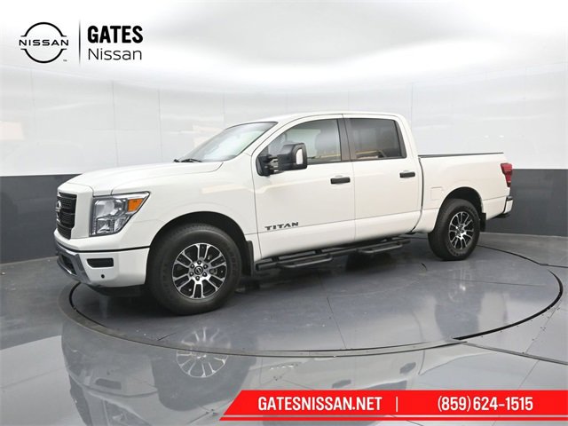 Used 2024 Nissan Titan SV w/ SV Convenience Package image 7