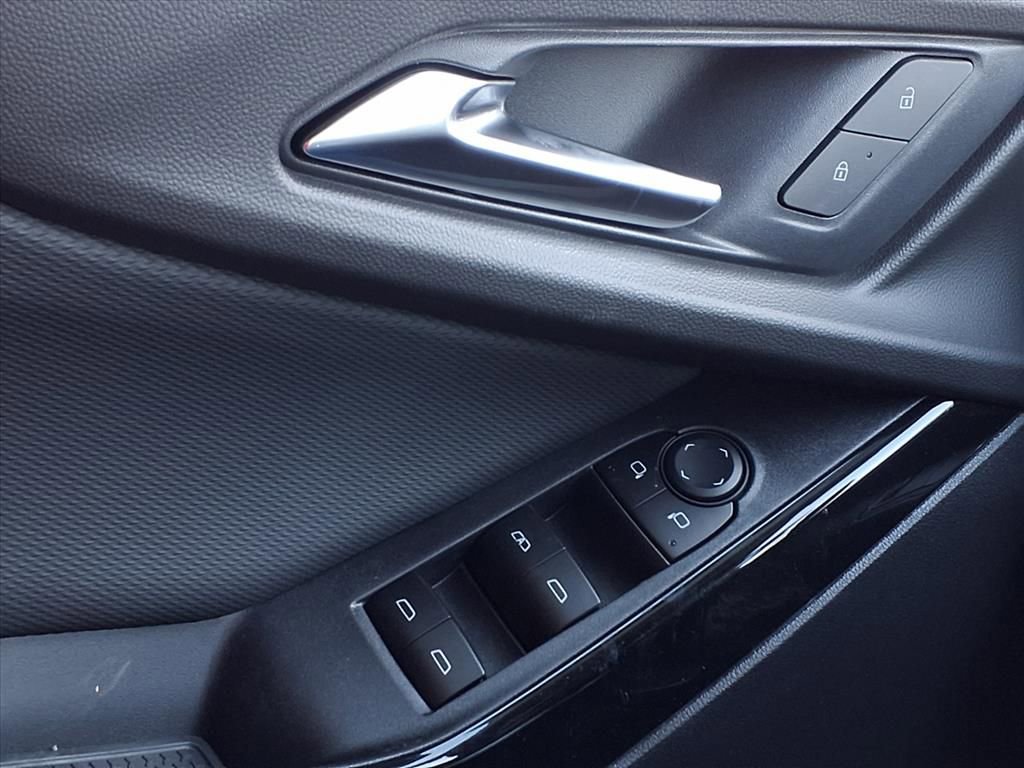 New 2026 Chevrolet Equinox LT image 16