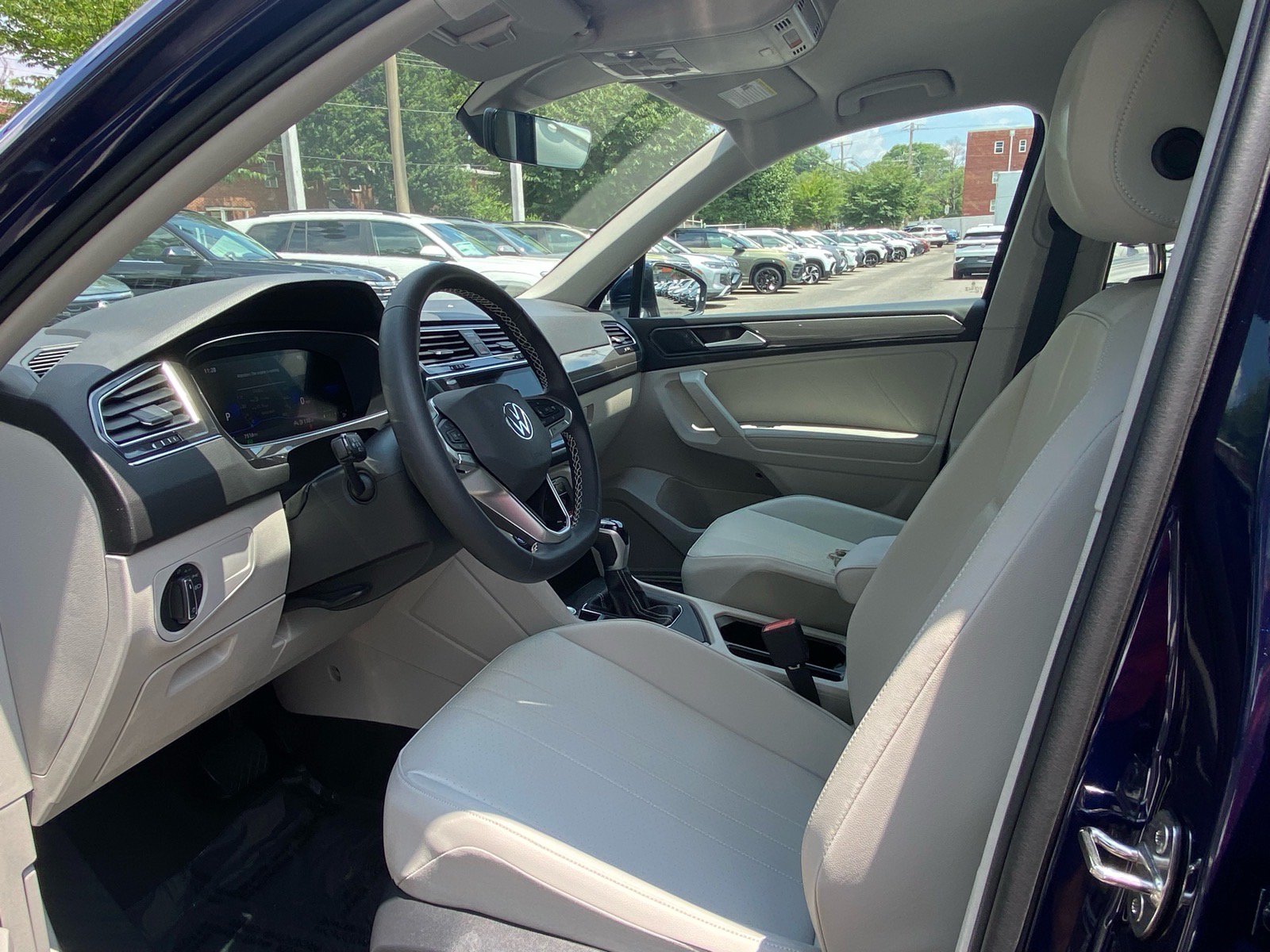 Certified 2023 Volkswagen Tiguan SE FWD image 12