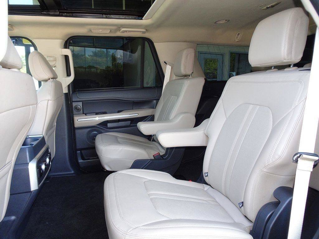 Used 2023 Ford Expedition Limited RWD image 12