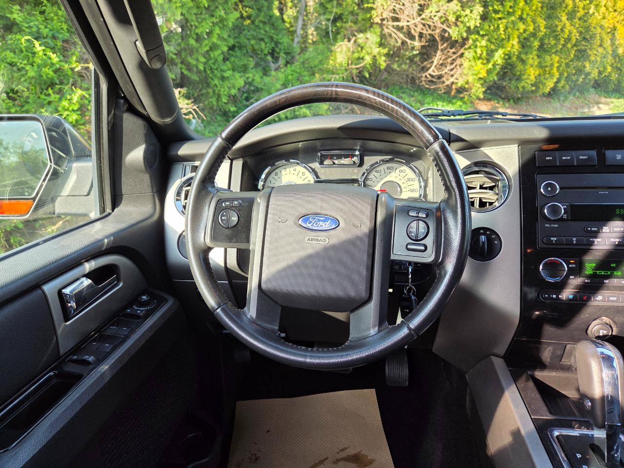 Used 2014 Ford Expedition Limited AWD/4WD image 27