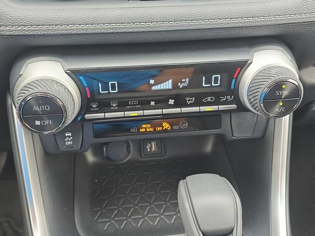 Used 2025 Toyota RAV4 LE image 23