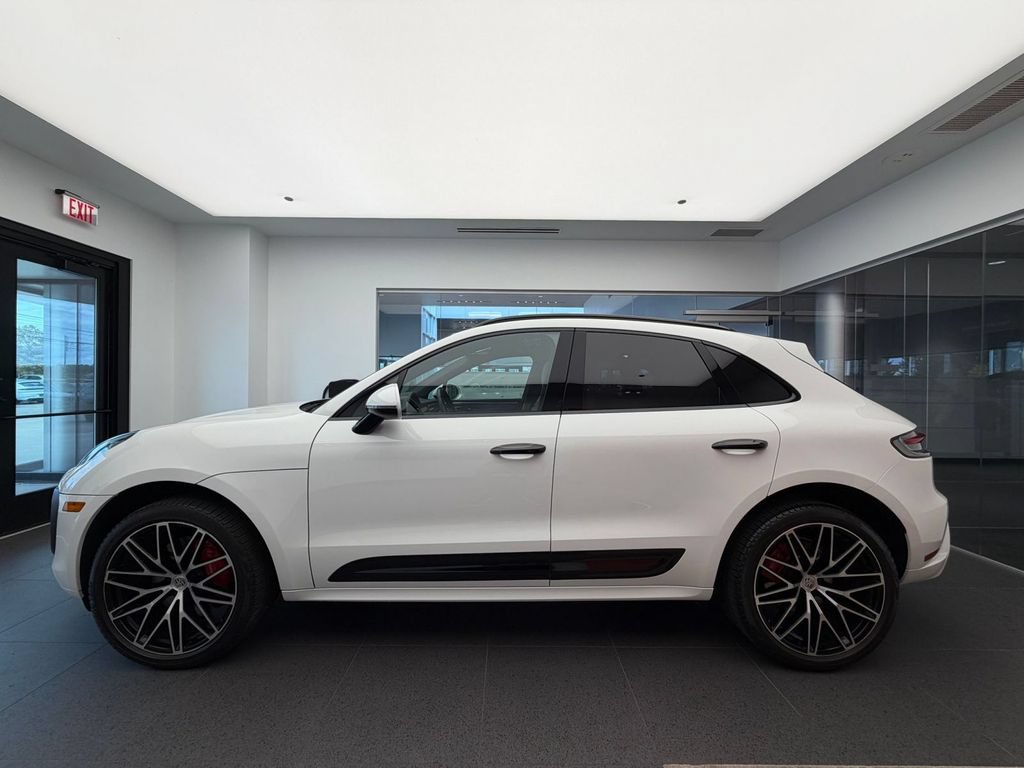 Certified 2024 Porsche Macan S AWD/4WD image 2