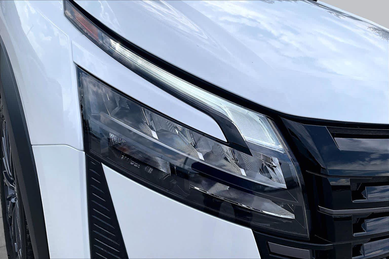 New 2026 Nissan Pathfinder SL FWD image 13