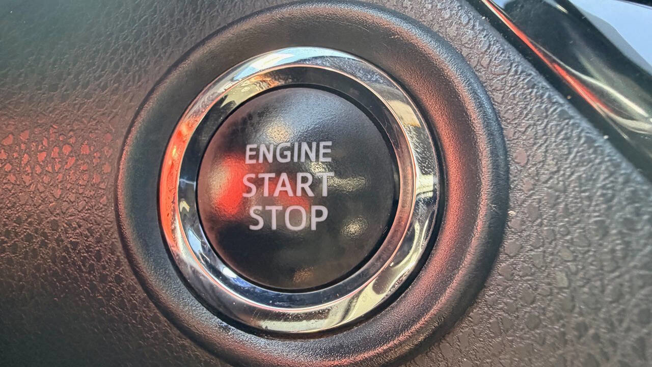 Used 2020 Toyota C-HR XLE image 15