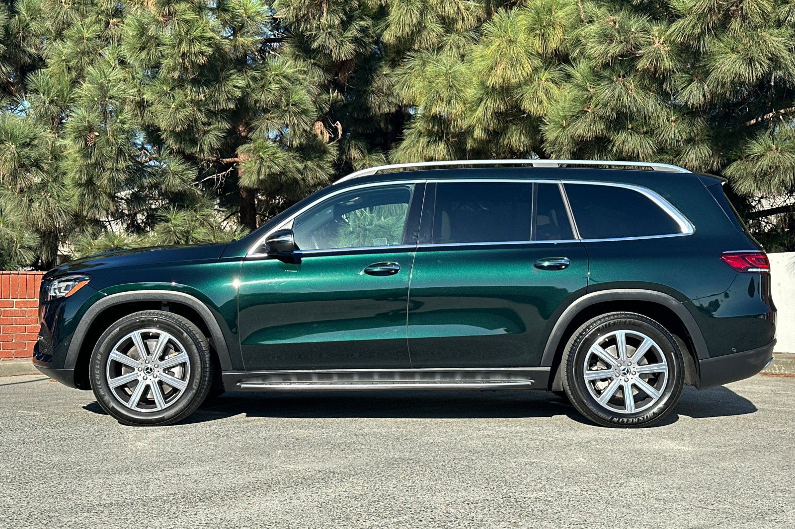 Used 2023 Mercedes-Benz GLS 450 4MATIC image 7