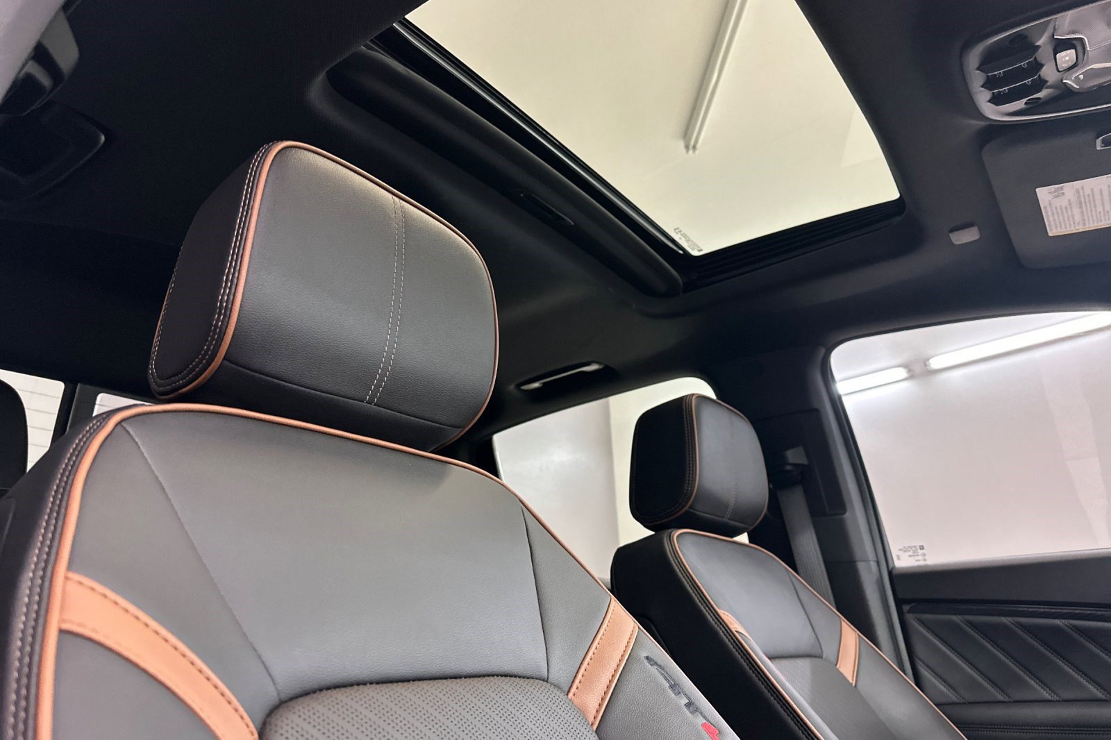 Used 2023 GMC Canyon AT4 w/ AT4 Premium Package image 24