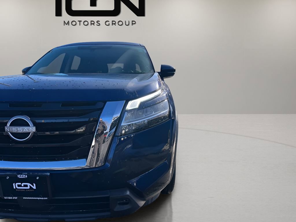 Used 2022 Nissan Pathfinder SV image 9