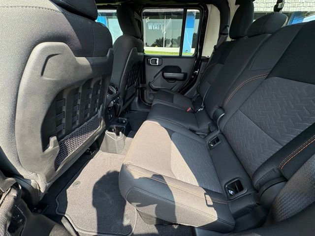 Used 2021 Jeep Gladiator Mojave w/ Cold Weather Group AWD/4WD image 27