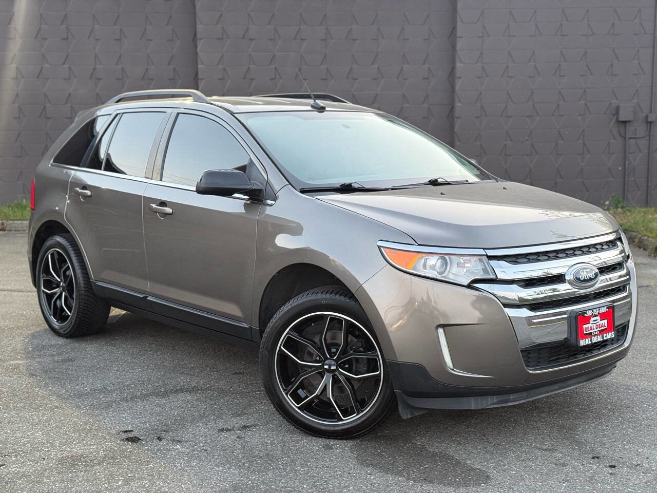 Used 2013 Ford Edge Limited AWD/4WD image 3