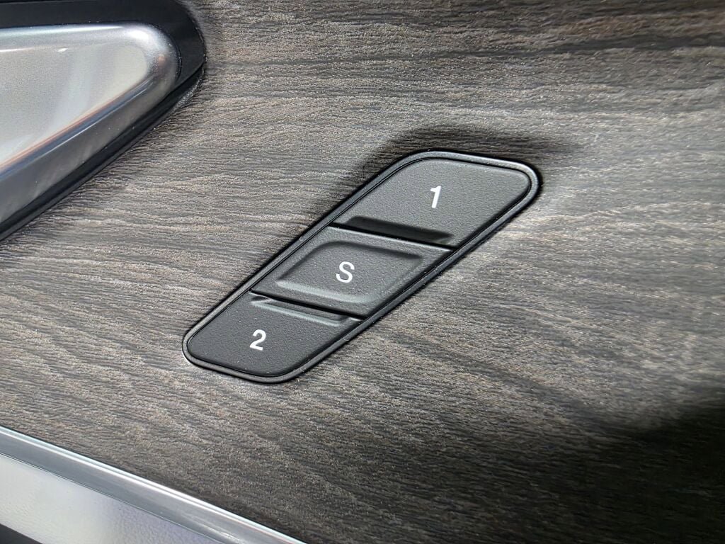 Used 2022 Jeep Grand Cherokee Overland AWD/4WD image 18