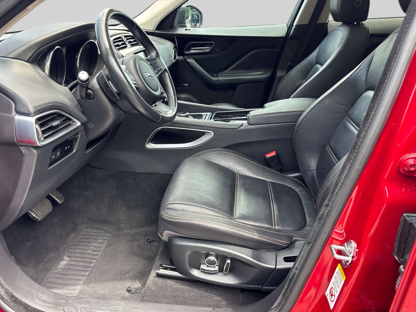Used 2019 Jaguar F-PACE Prestige AWD/4WD image 9