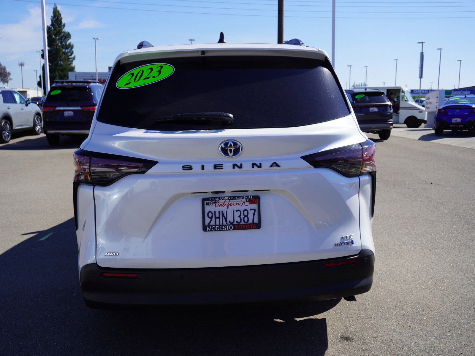 Used 2023 Toyota Sienna XLE image 10