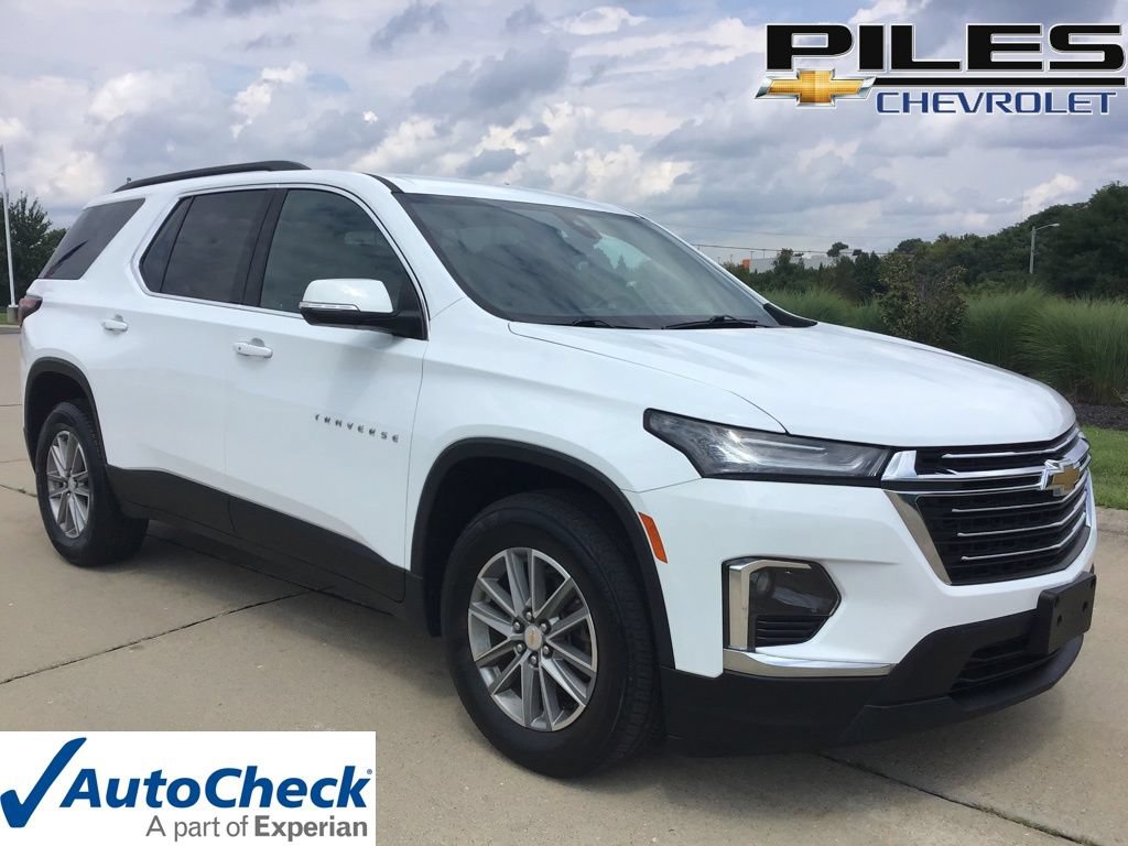 Used 2023 Chevrolet Traverse LT