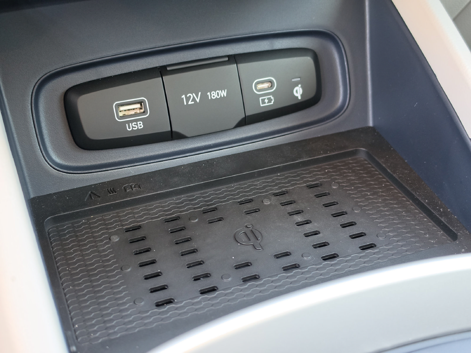 Used 2026 Hyundai Venue SEL FWD image 25