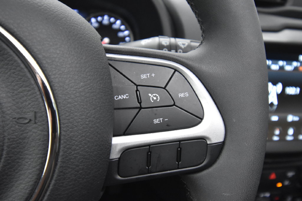 Used 2023 Jeep Renegade Altitude w/ Sun/Sound Group AWD/4WD image 31