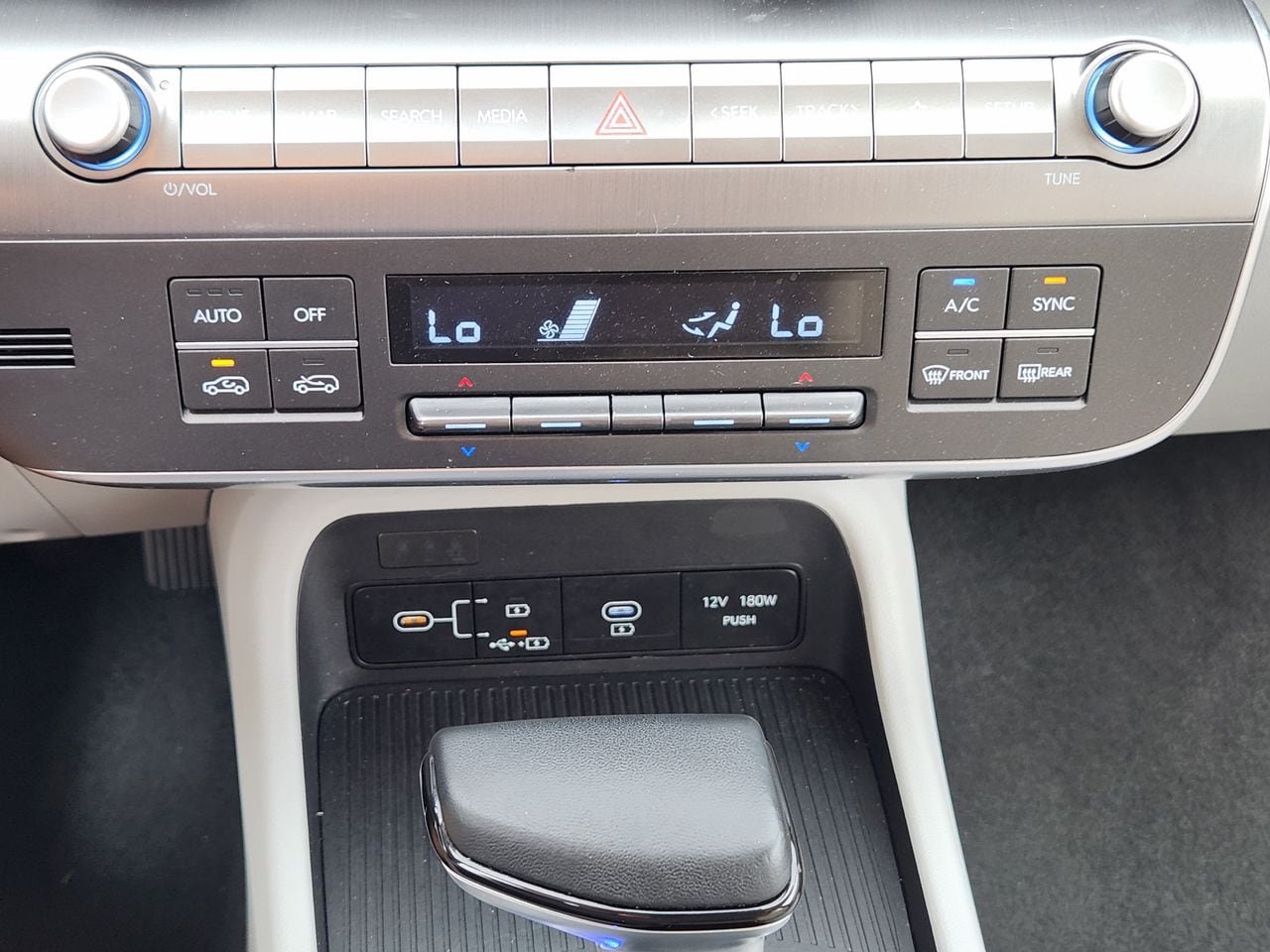 Used 2025 Hyundai Kona SEL FWD image 16