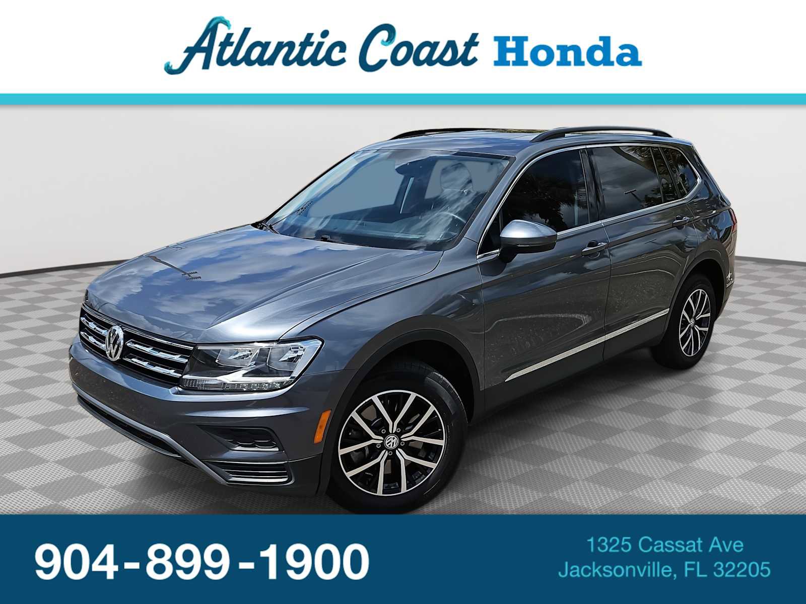 Used 2021 Volkswagen Tiguan SE w/ Panoramic Sunroof Package FWD image 1