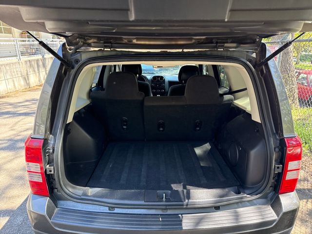 Used 2014 Jeep Patriot Latitude w/ Sun/Sound Group AWD/4WD image 12