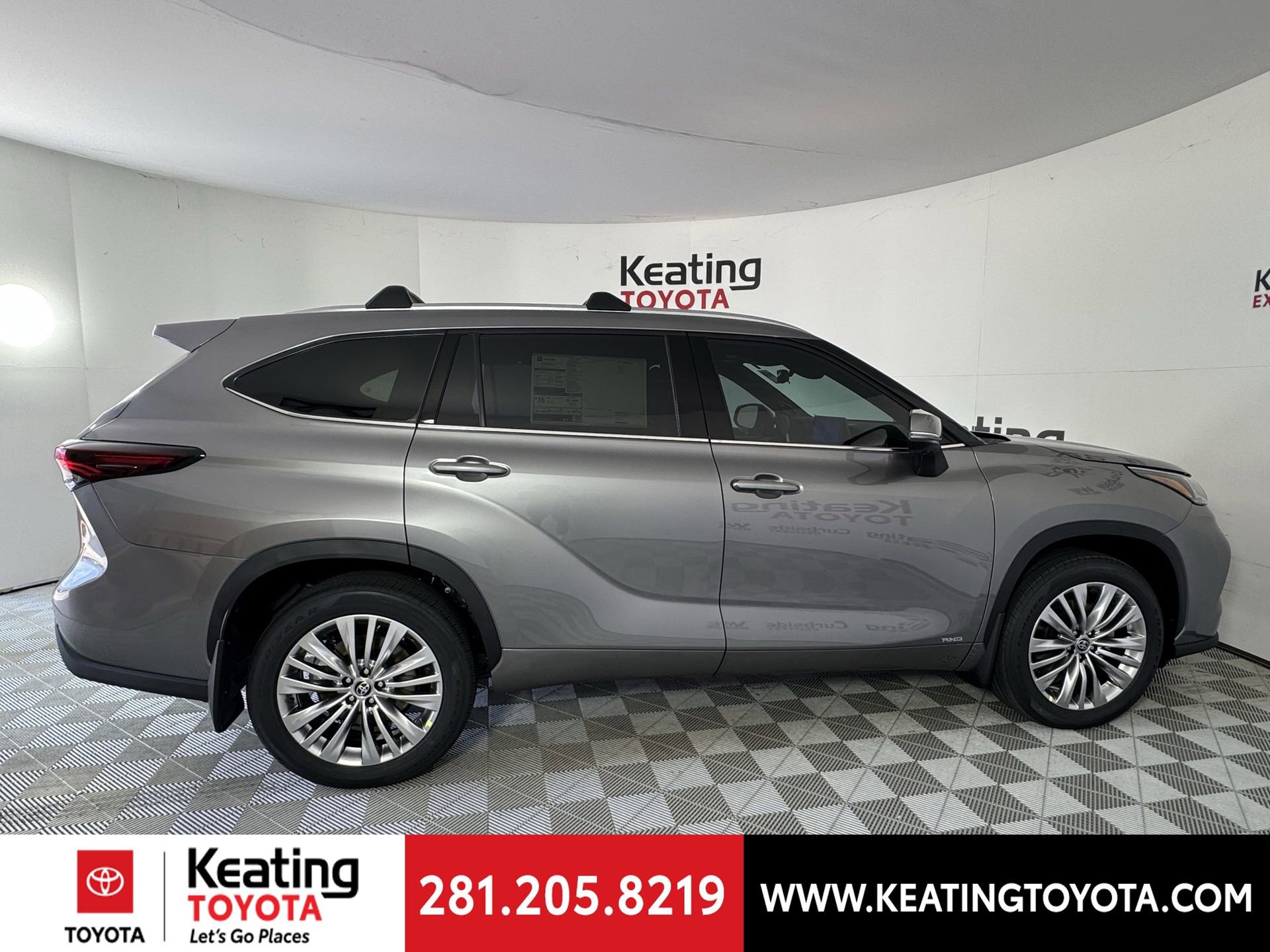 New 2026 Toyota Highlander Platinum image 4