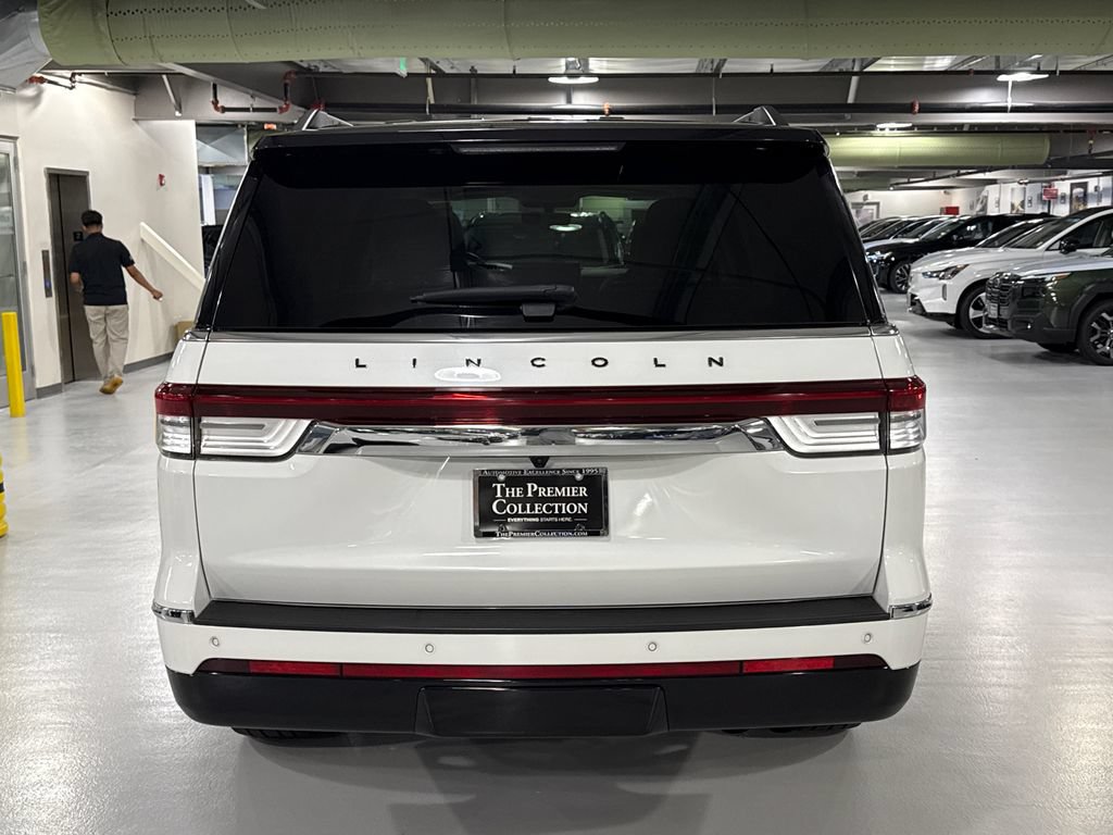 Used 2024 Lincoln Navigator L Black Label AWD/4WD image 3