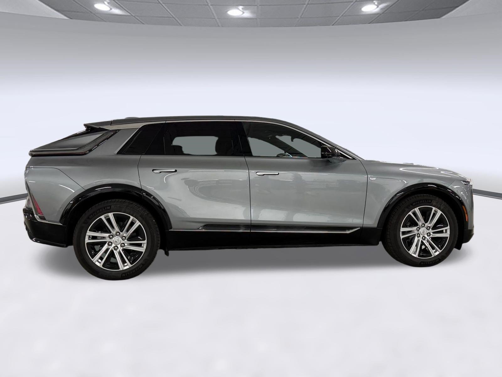 Certified 2024 Cadillac Lyriq Tech w/ Driver Assist Package AWD/4WD image 8