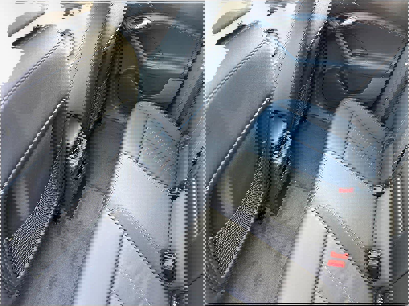 Used 2025 Audi A6 e-tron Premium w/ Convenience Package image 8