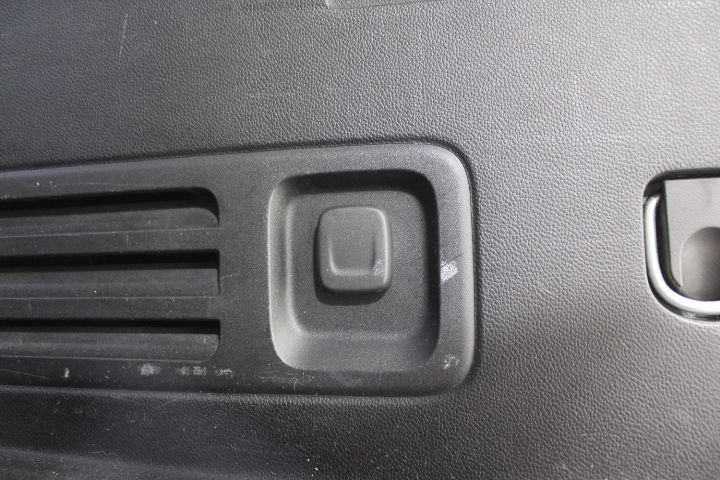 Used 2020 Chevrolet Traverse LT w/ LT Premium Package AWD/4WD image 15