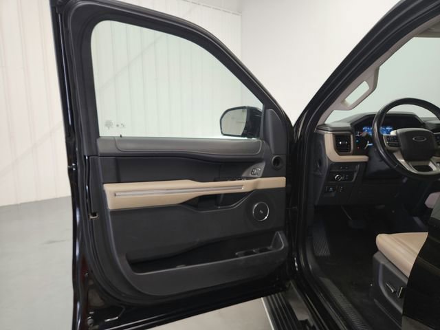 Used 2024 Ford Expedition Limited image 28