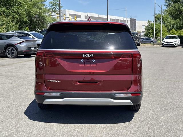 Used 2024 Kia Carnival LX FWD image 3