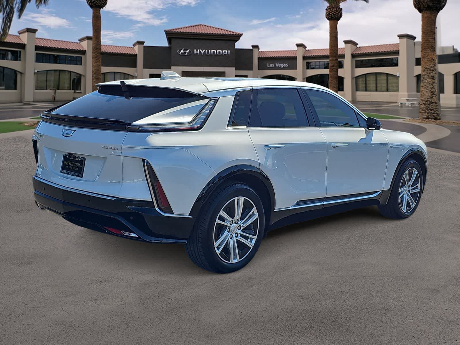 Used 2024 Cadillac Lyriq Tech AWD/4WD image 9