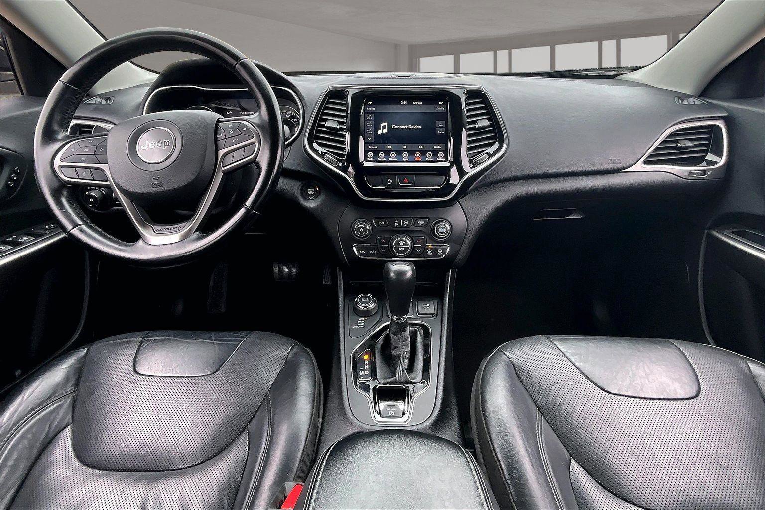 Used 2020 Jeep Cherokee Limited image 17