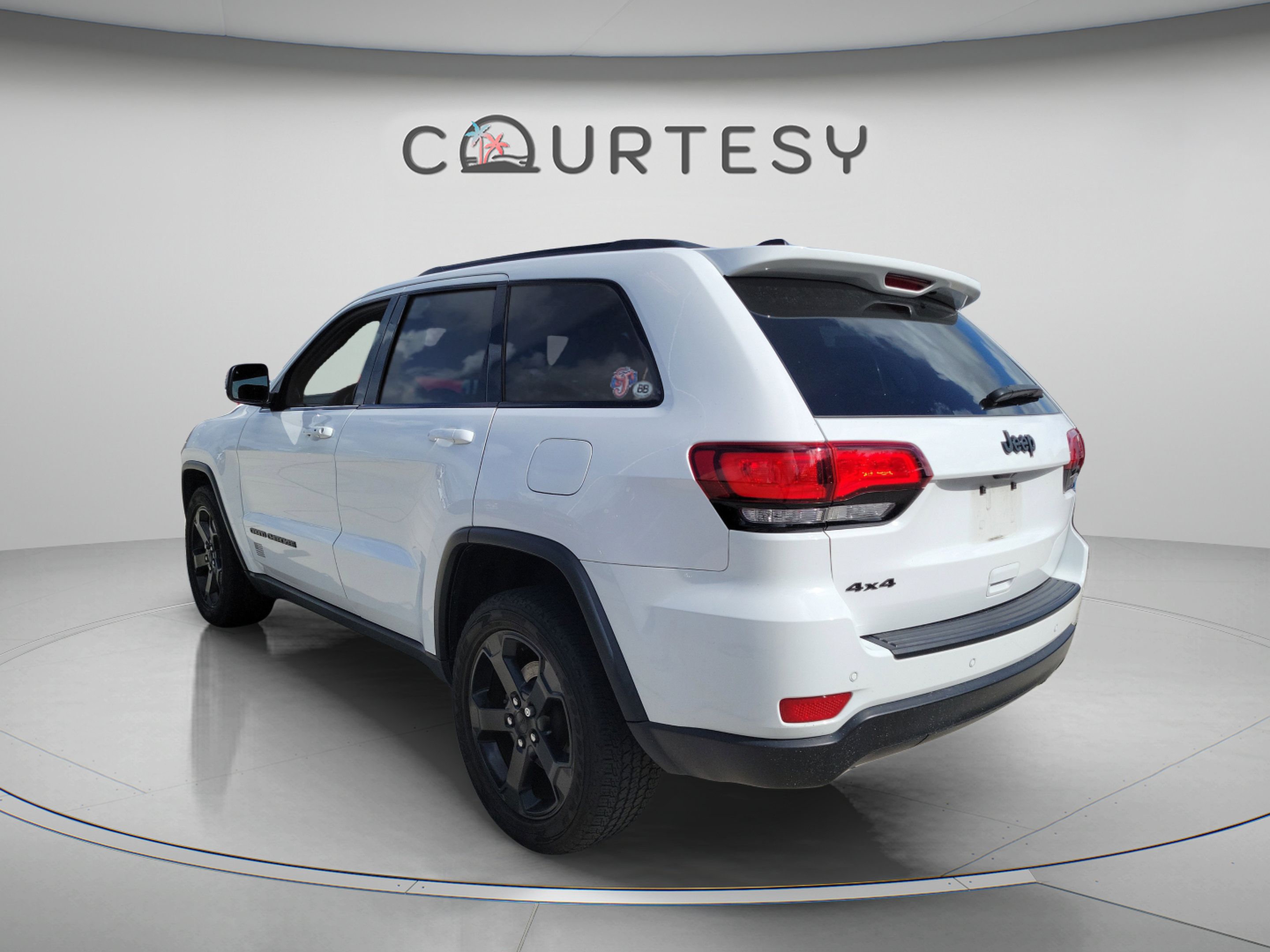Certified 2021 Jeep Grand Cherokee Freedom Edition AWD/4WD image 2