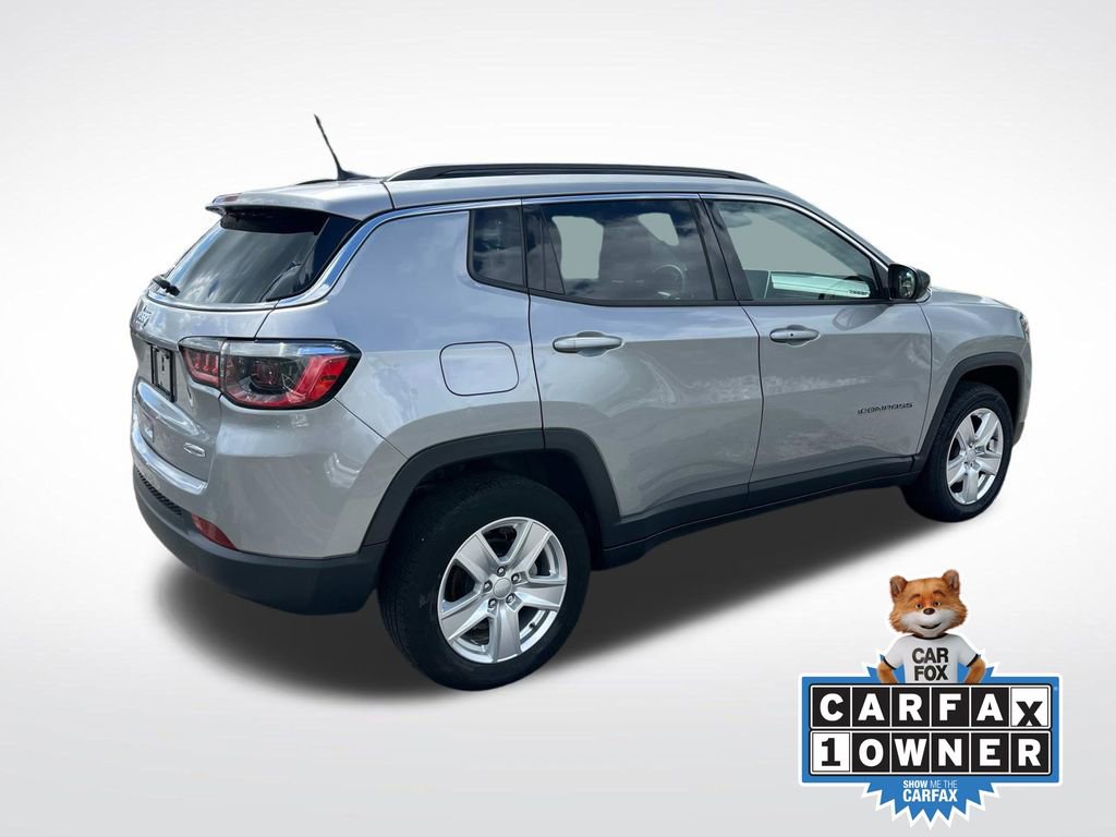 Used 2022 Jeep Compass Latitude image 3