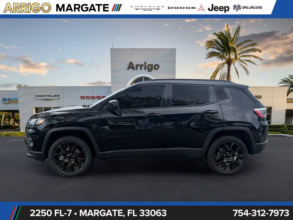 Used 2023 Jeep Compass Latitude AWD/4WD image 4