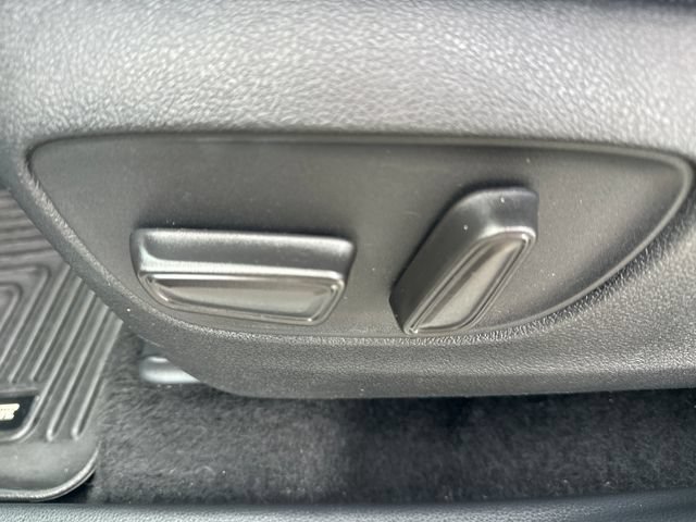 Used 2021 Toyota Highlander L FWD image 16