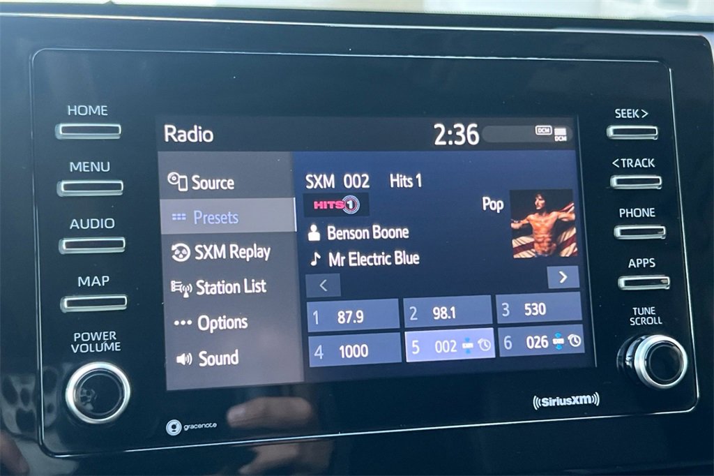 Used 2022 Toyota Camry SE image 19