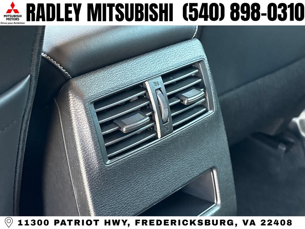 Used 2023 Mitsubishi Outlander SE AWD/4WD image 16