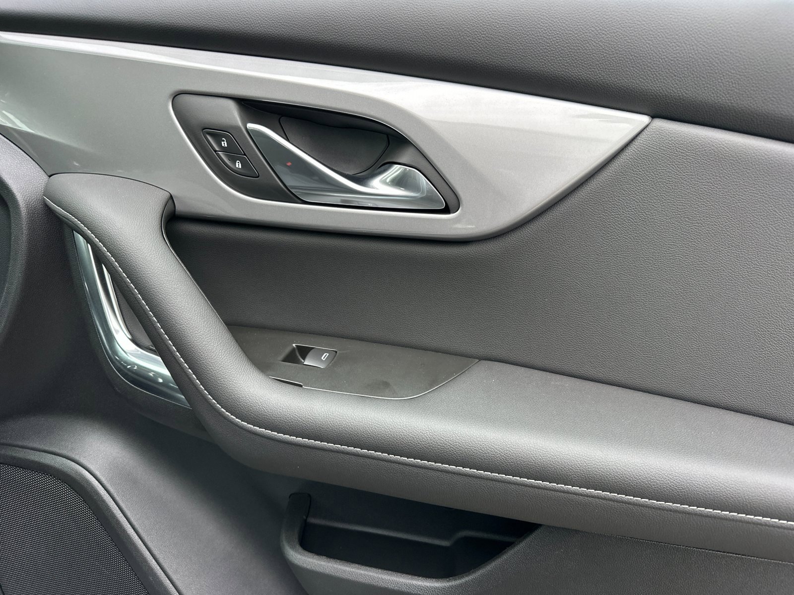 New 2025 Chevrolet Blazer LT w/ Midnight/Sport Edition image 20