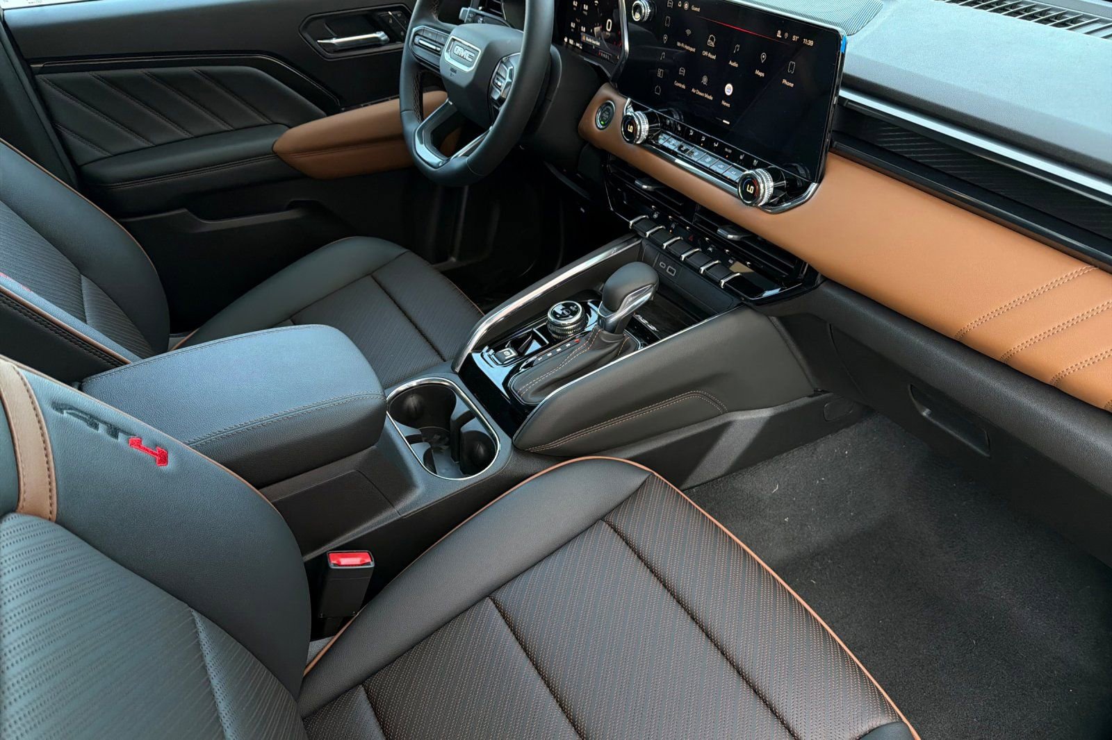 New 2026 GMC Canyon AT4 w/ Technology Plus Package AWD/4WD image 16