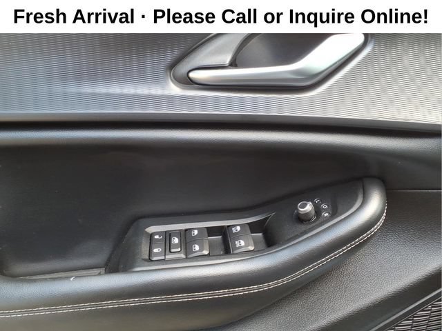 Used 2023 Jeep Grand Cherokee Altitude AWD/4WD image 11