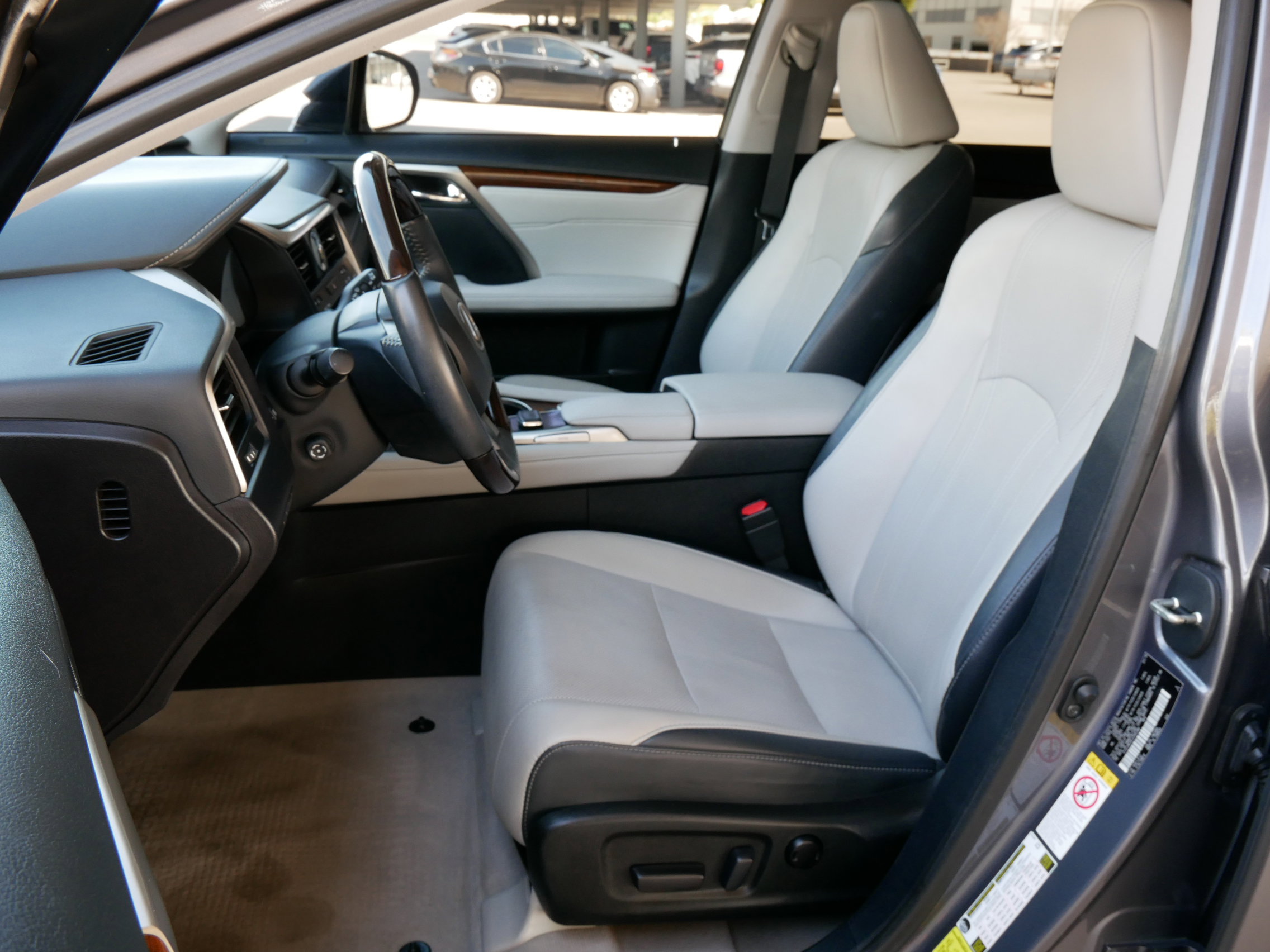 Used 2018 Lexus RX 350 FWD w/ Premium Package image 2