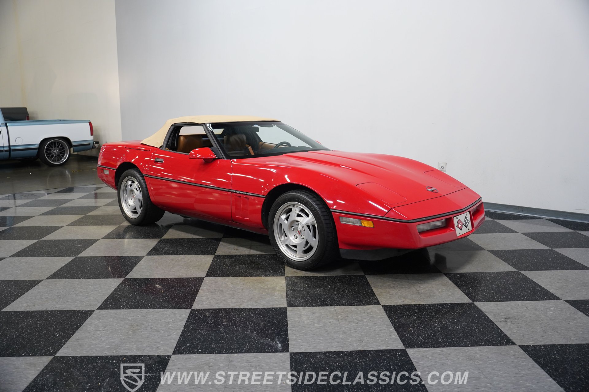 Used 1990 Chevrolet Corvette Convertible RWD image 18